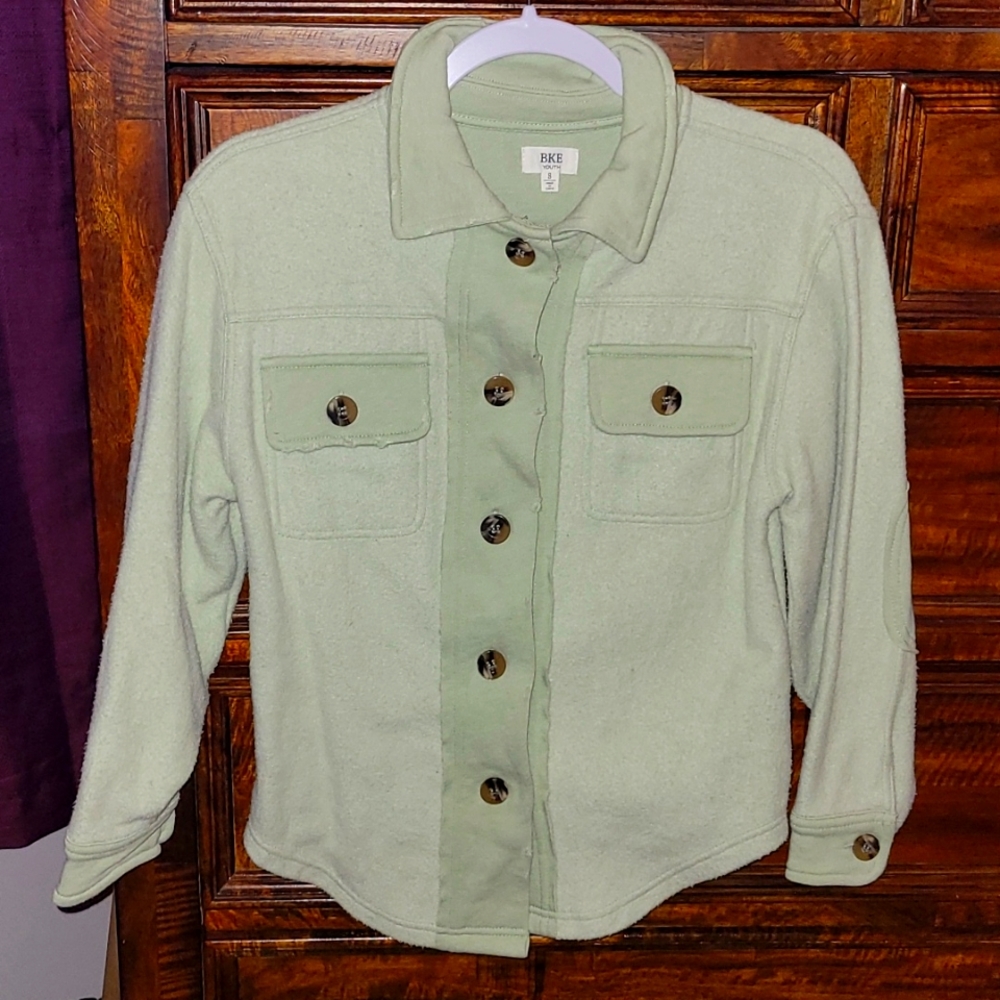BKE Girls youth sz small green shacket. Nwots. Beautiful color 💕 BUCKLE